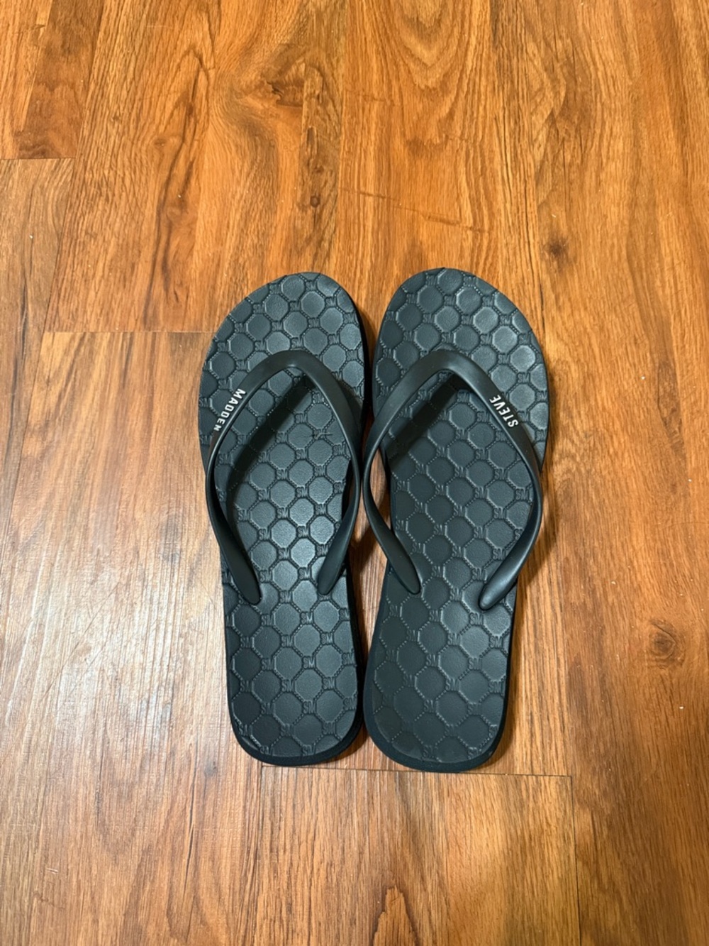 Steve Madden Flip Flops